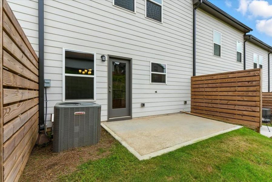Front exterior of a new home in , Cartersville, GA, highlighting curb appeal (Image 21). Front exterior of a new home in , Cartersville, GA, highlighting curb appeal (Image 21).