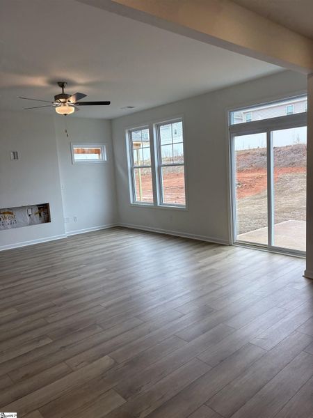 Spacious, unfurnished interior of a new home in Hazelwood, Boiling Springs (Image 15).