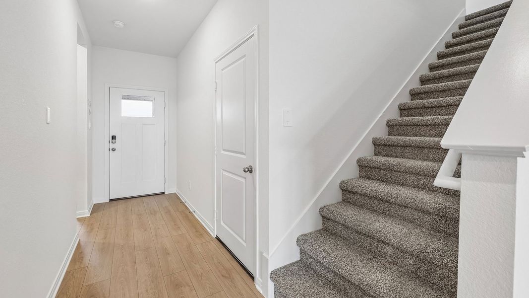 Spacious, unfurnished interior of a new home in Briarwood, Elgin (Image 13).