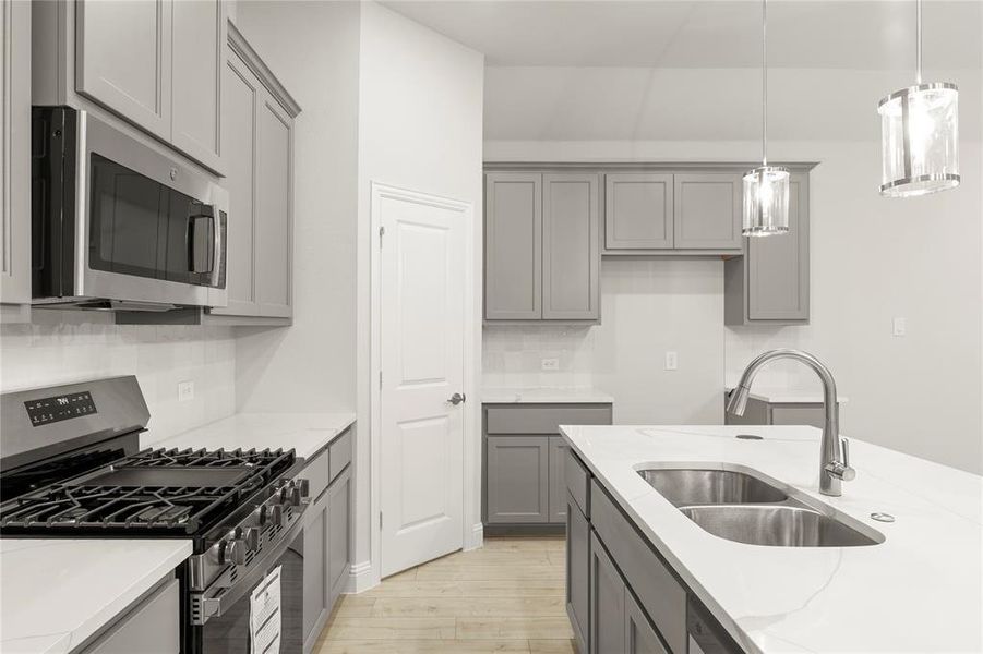 Furnished interior view inside a new home in Creekside, Royse City (Image 10).