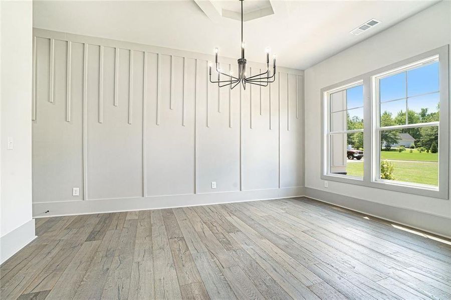 Spacious, unfurnished interior of a new home in , Oxford (Image 33).