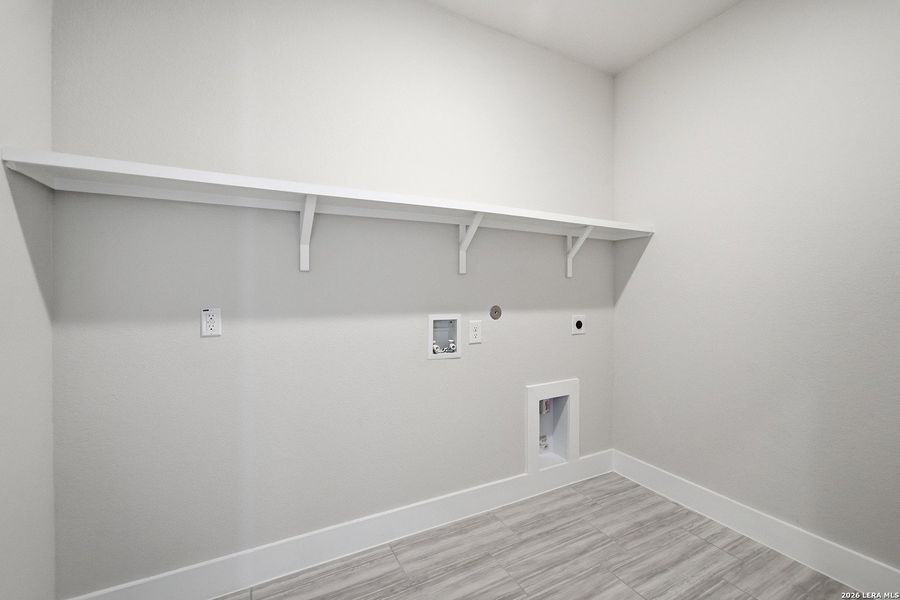 Spacious, unfurnished interior of a new home in Morgan Meadows, San Antonio (Image 22).
