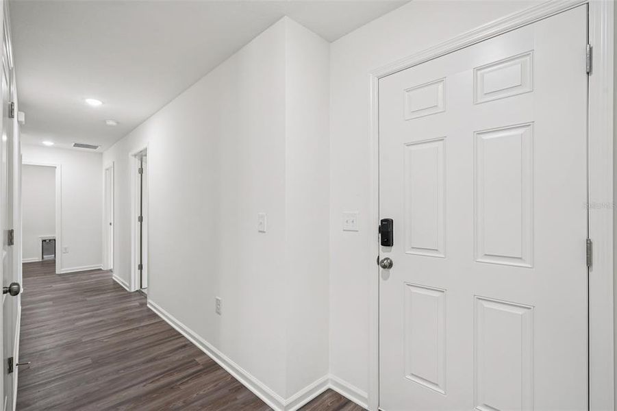 Spacious, unfurnished interior of a new home in Sable Run, Ocala (Image 11).