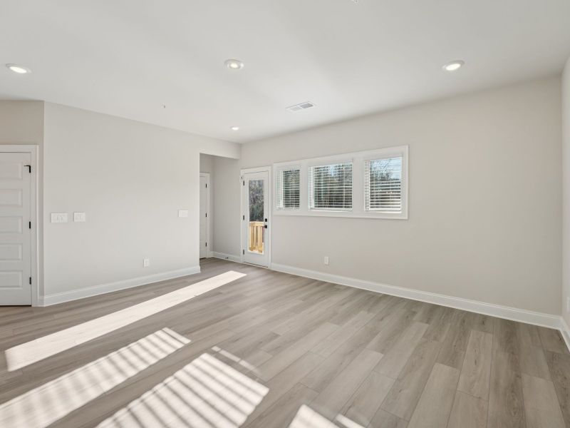 Spacious, unfurnished interior of a new home in Hemingway - Highland Series, Cumming (Image 12).
