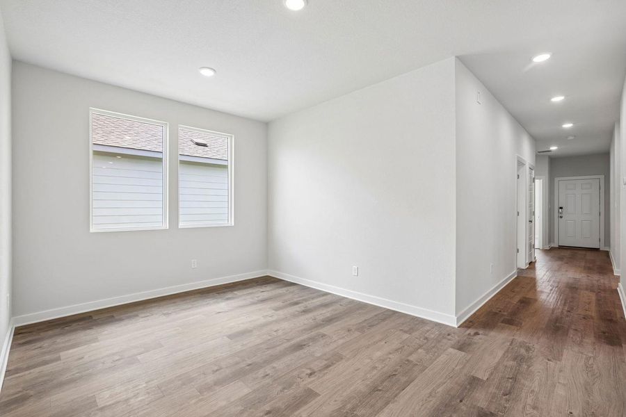 Spacious, unfurnished interior of a new home in Stallion Run, Buda (Image 26).