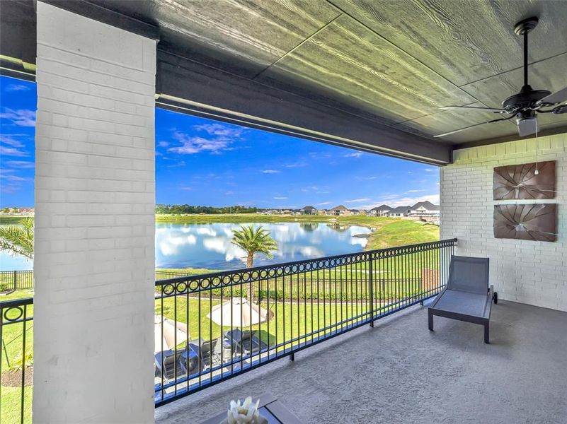 Image 9 of a home in Avalon at Friendswood.