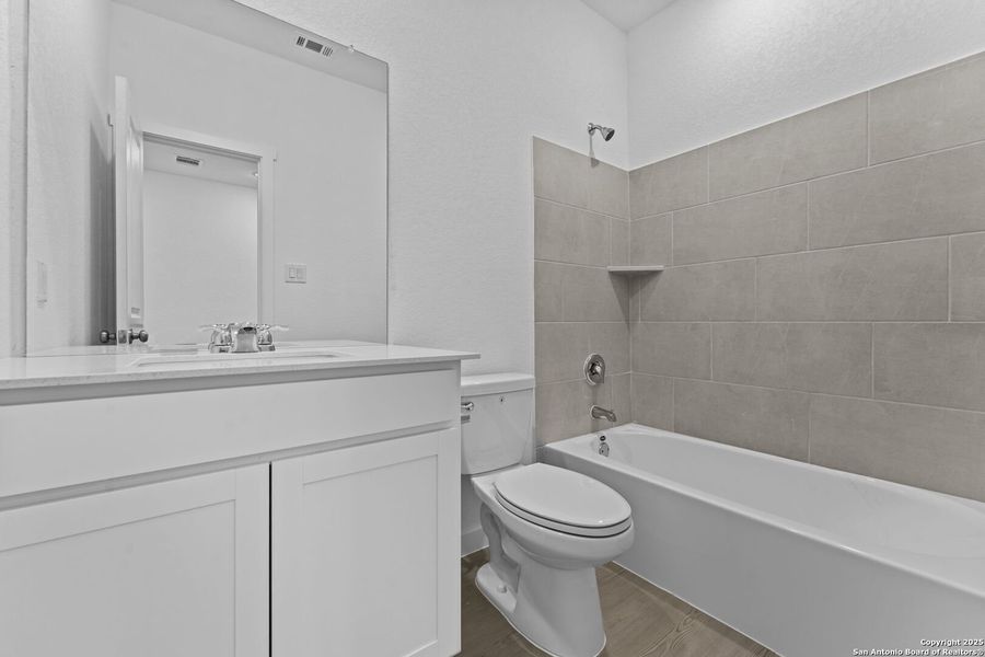 Furnished interior view inside a new home in , New Braunfels (Image 4).