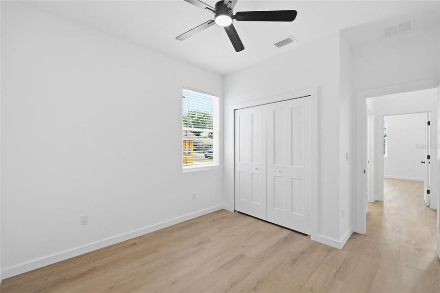 Spacious, unfurnished interior of a new home in , Dade City (Image 28).