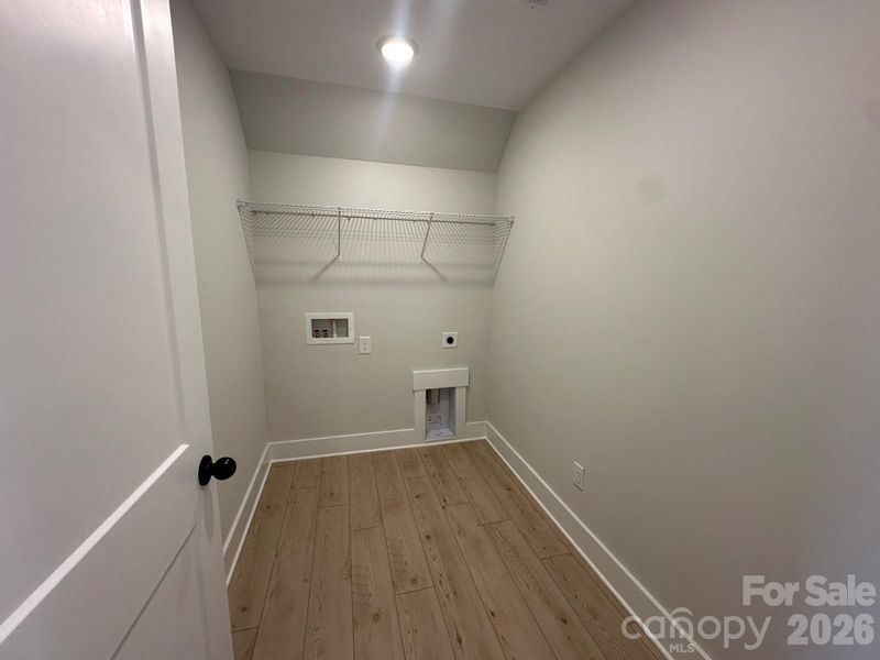 Spacious, unfurnished interior of a new home in Blythe Mill Townhomes, Waxhaw (Image 10).