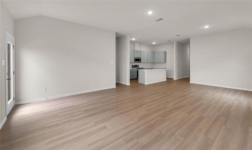 Spacious, unfurnished interior of a new home in , Waco (Image 15).