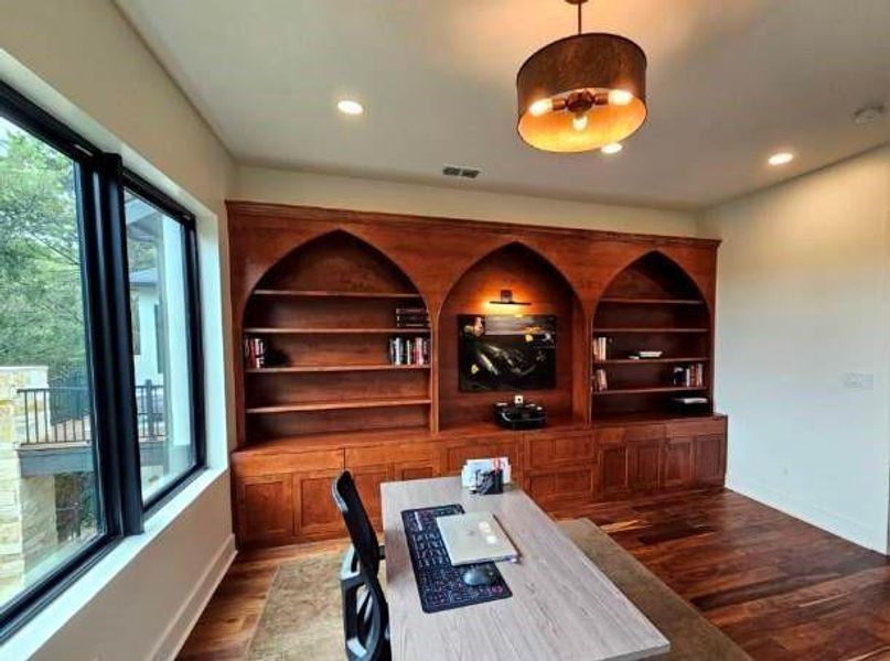 Furnished interior view inside a new home in , Cedar Hill (Image 5).