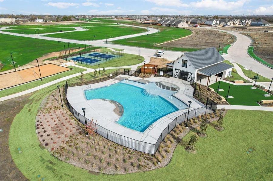 Liberty Crossing amenities- MLS - 003