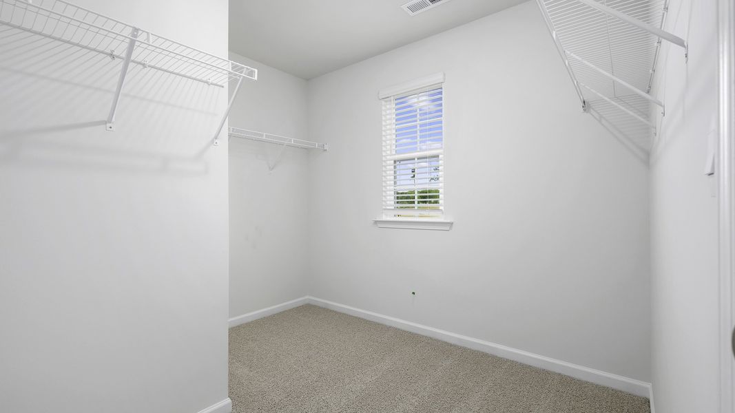 Spacious, unfurnished interior of a new home in Willow Mill, Thomasville (Image 19).