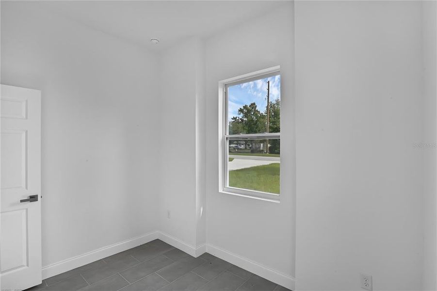 Spacious, unfurnished interior of a new home in , Dunnellon (Image 32).
