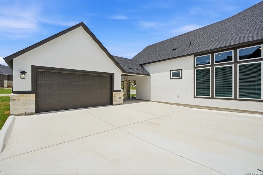 Exterior details and patio area of a home in , Castroville (Image 28).