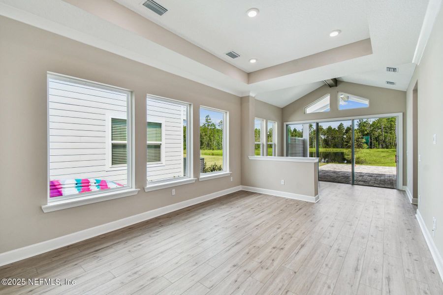 Image 20 of a home in Seabrook Village 40' Front Entry.