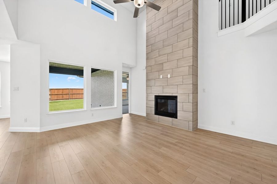 Spacious, unfurnished interior of a new home in South Oak, Oak Point (Image 14). Spacious, unfurnished interior of a new home in South Oak, Oak Point (Image 14).