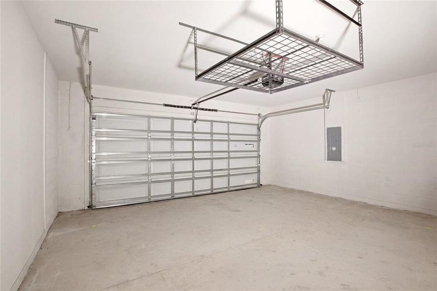 Spacious, unfurnished interior of a new home in , Bradenton (Image 23).