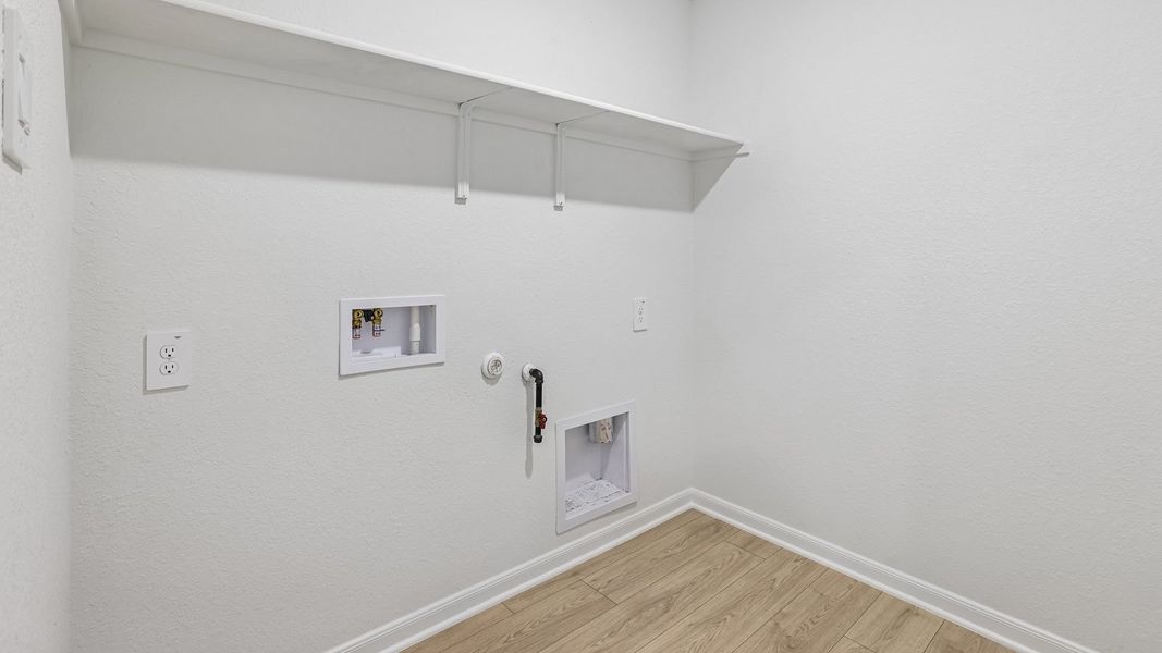 Spacious, unfurnished interior of a new home in Briarwood, Elgin (Image 28).