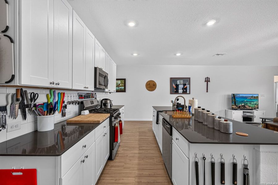 Furnished interior view inside a new home in Silos: Barrington Collection, San Antonio (Image 8).