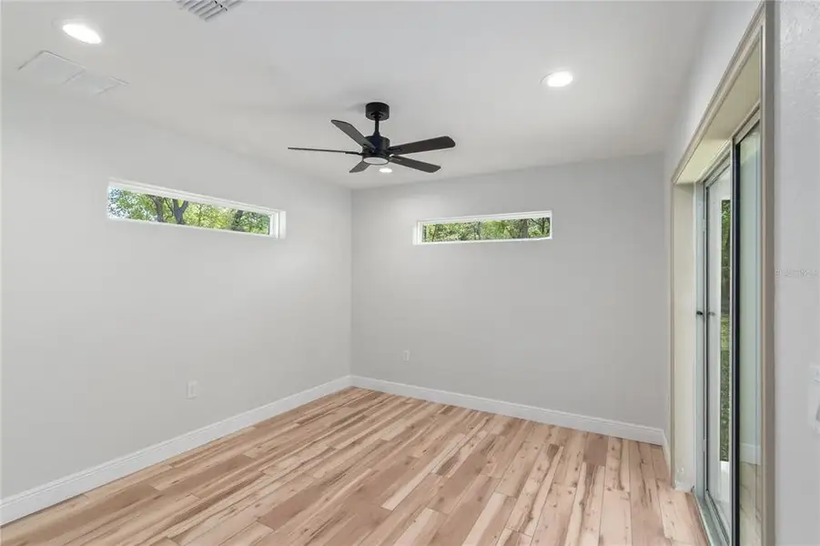 Spacious, unfurnished interior of a new home in , Ocala (Image 36).