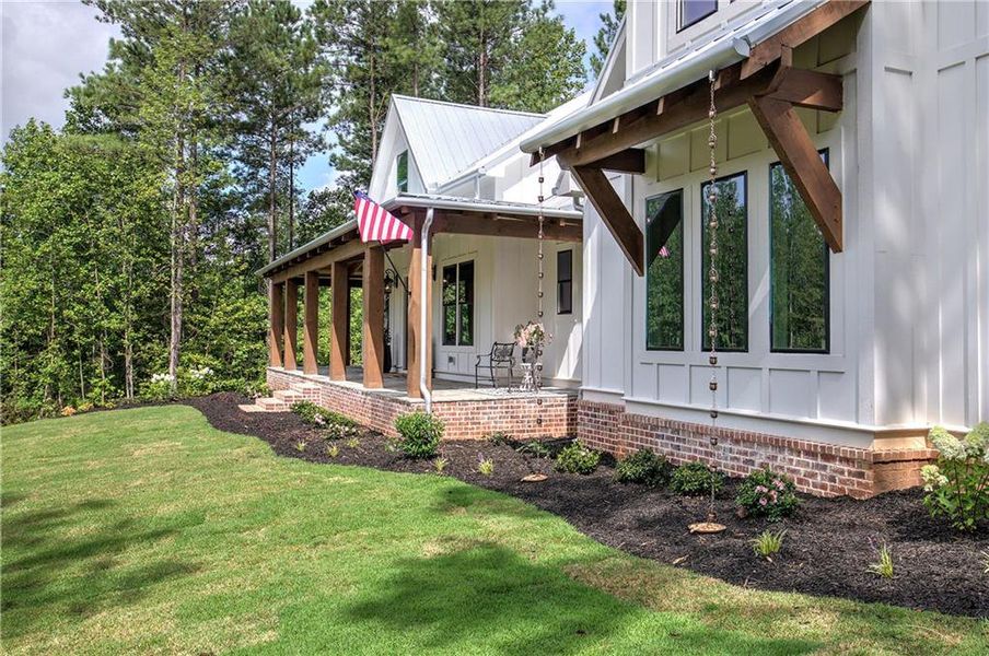 Exterior details and patio area of a home in , Temple (Image 3).