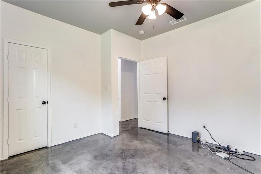 Spacious, unfurnished interior of a new home in , Burleson (Image 25).
