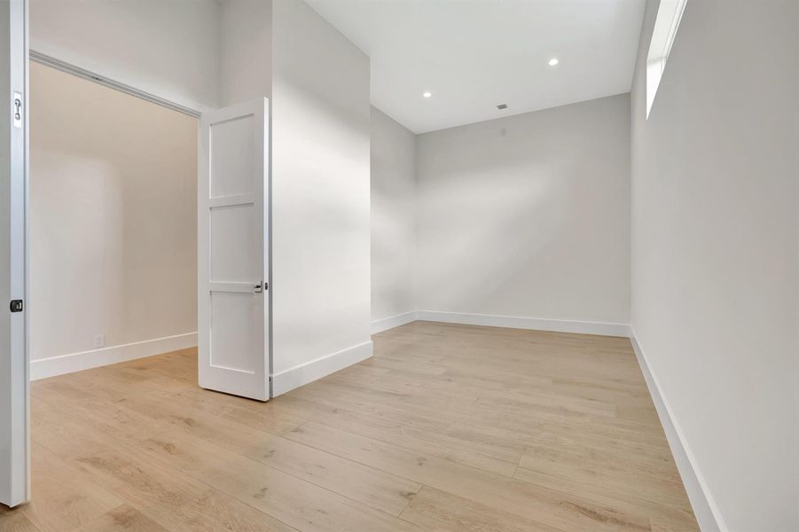 20' long Master Closet 20' long Master Closet