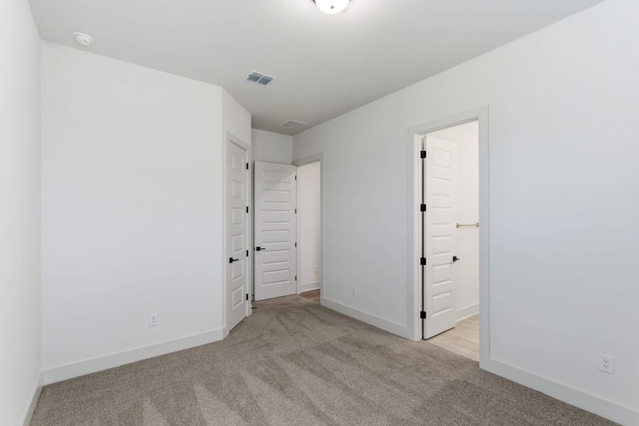 Spacious, unfurnished interior of a new home in Regency Ranch, Marion (Image 45).