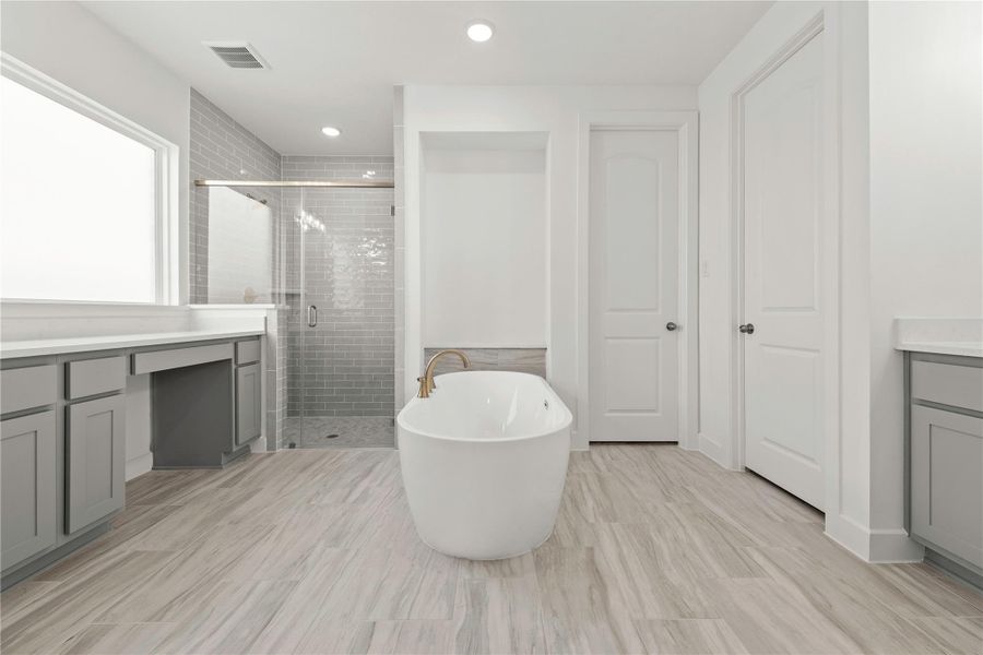 Representative image. Features, specifications, selections and colors may vary. Representative image. Features, specifications, selections and colors may vary.