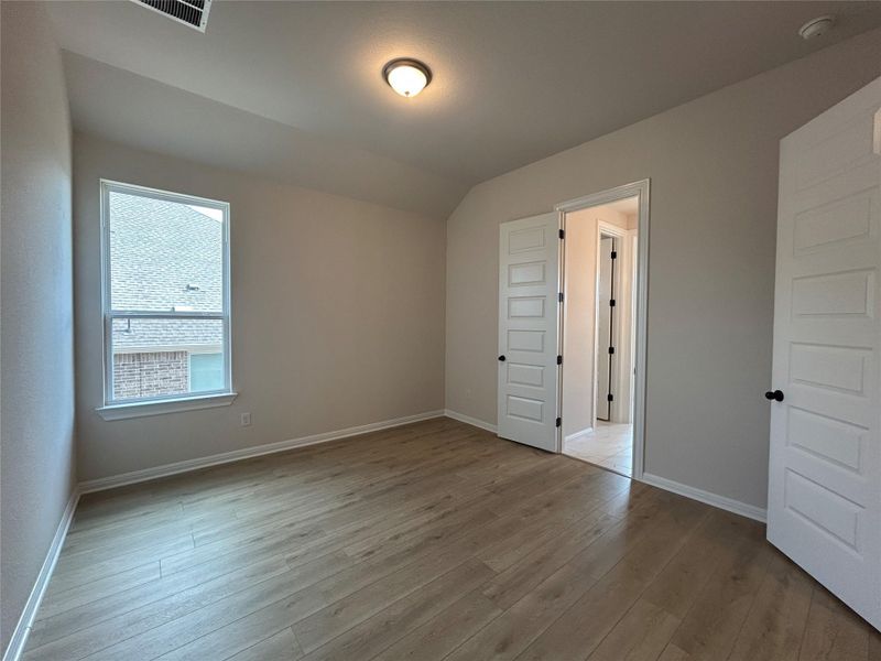 Spacious, unfurnished interior of a new home in Provence 70s, Austin (Image 30). Spacious, unfurnished interior of a new home in Provence 70s, Austin (Image 30).