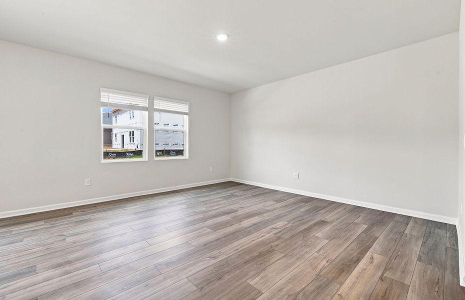 Spacious, unfurnished interior of a new home in Westford, Sanford (Image 22).