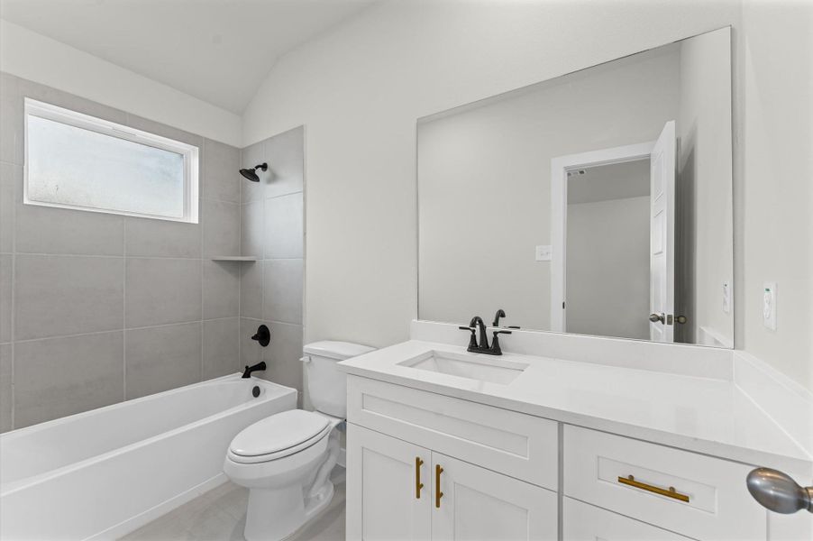 Furnished interior view inside a new home in , Angleton (Image 9).