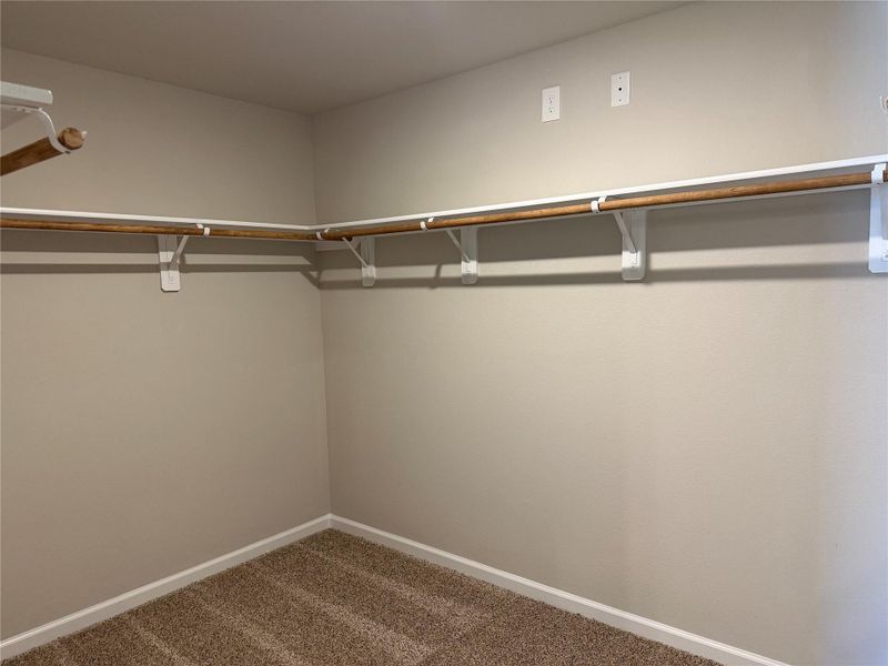 Spacious, unfurnished interior of a new home in Liberty Village, Brenham (Image 8).