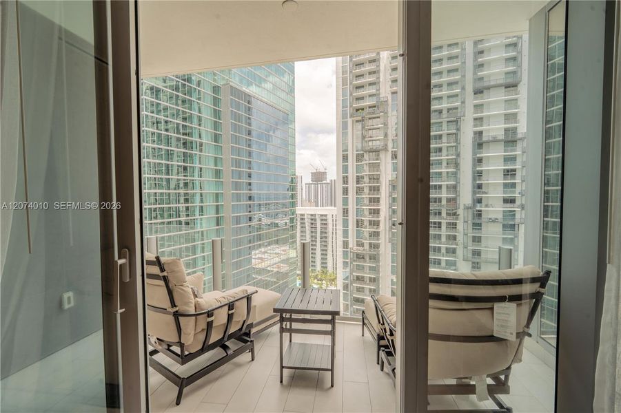 Condo located in Miami, FL showcasing its design and architecture (Image 2). Condo located in Miami, FL showcasing its design and architecture (Image 2).