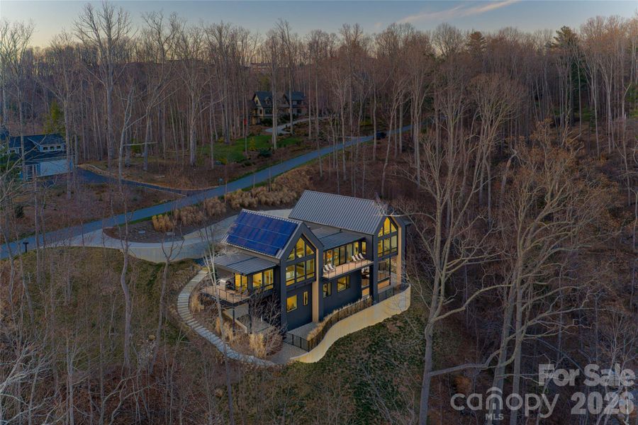 Community amenities in , Asheville (Image 39).