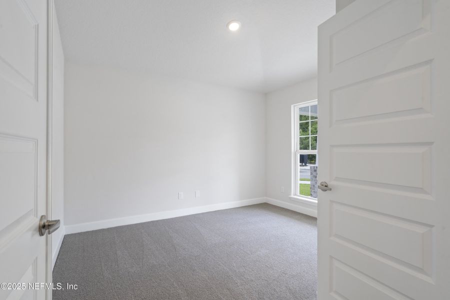 Spacious, unfurnished interior of a new home in Summerglen, Jacksonville (Image 11).