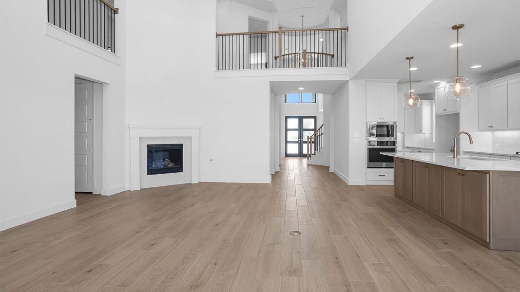Spacious, unfurnished interior of a new home in Lakes of Cane Island, Katy (Image 12).