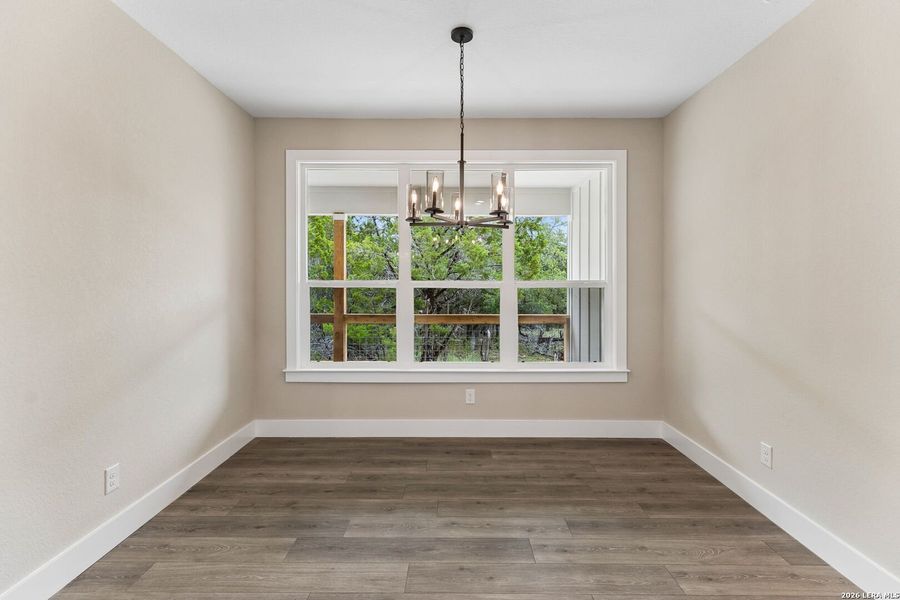 Spacious, unfurnished interior of a new home in , Canyon Lake (Image 14).