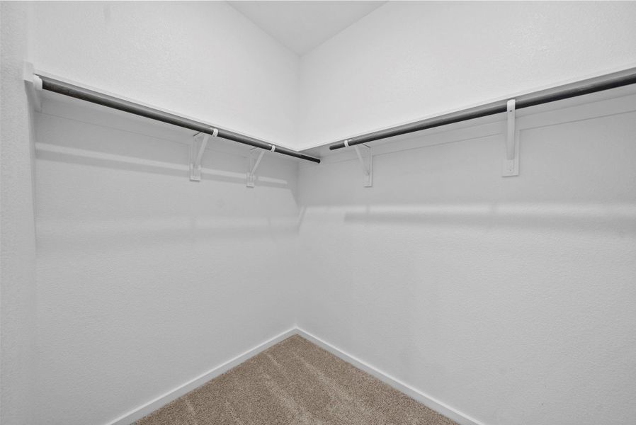 Spacious, unfurnished interior of a new home in Laurel Landing, Alvin (Image 15).
