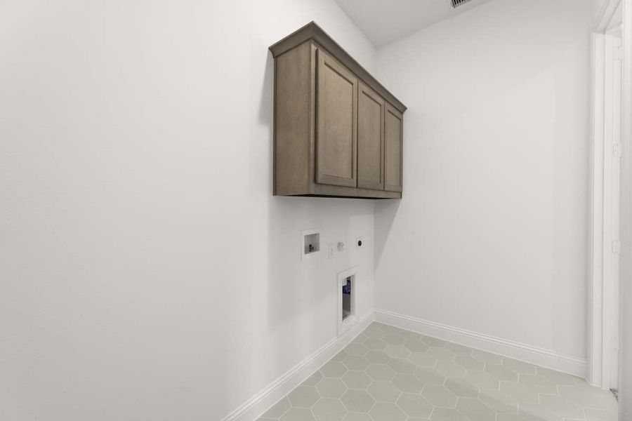 Spacious, unfurnished interior of a new home in Nelson Lake, Rockwall (Image 36).