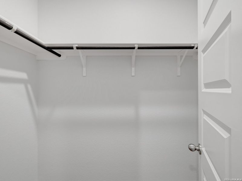 Spacious, unfurnished interior of a new home in Fairway Crossing, San Antonio (Image 16).