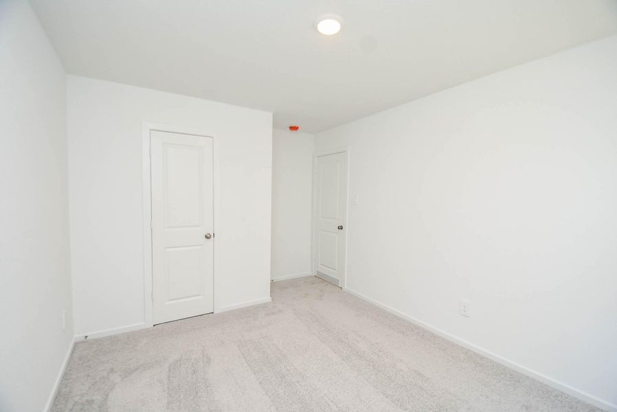 Spacious, unfurnished interior of a new home in Ladera Trails, Conroe (Image 29).