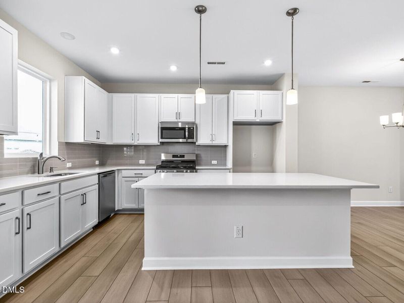 014-1280x960-kitchen