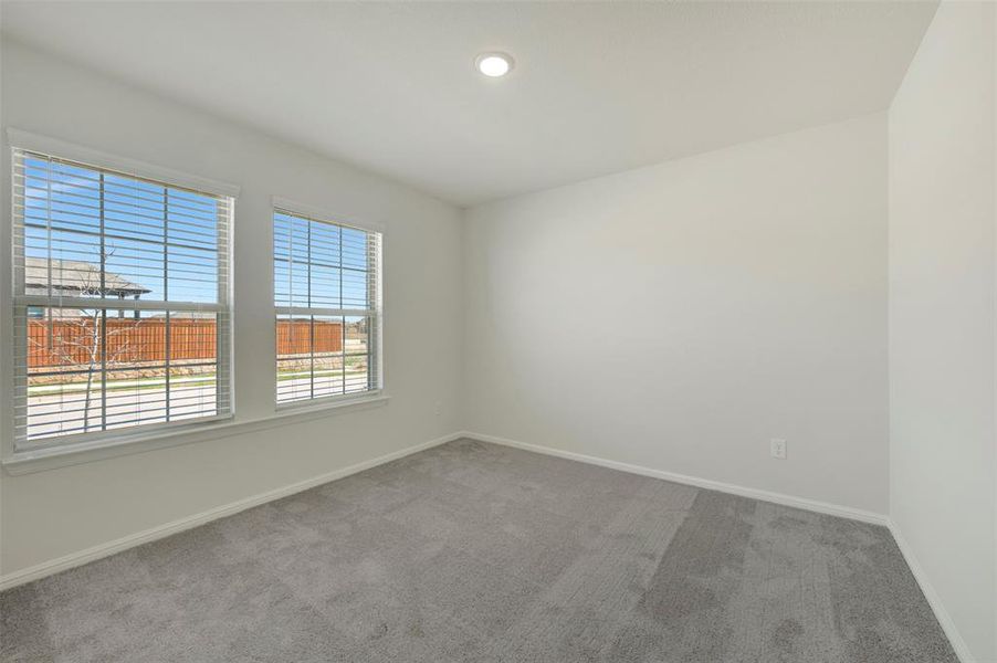 Spacious, unfurnished interior of a new home in Sanderos, Fort Worth (Image 30).