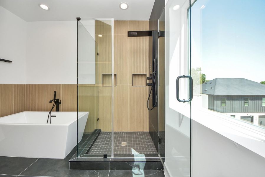 Tub/Shower in primary bathroom