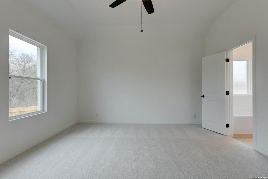 Spacious, unfurnished interior of a new home in Arcadia Ridge, San Antonio (Image 16). Spacious, unfurnished interior of a new home in Arcadia Ridge, San Antonio (Image 16).