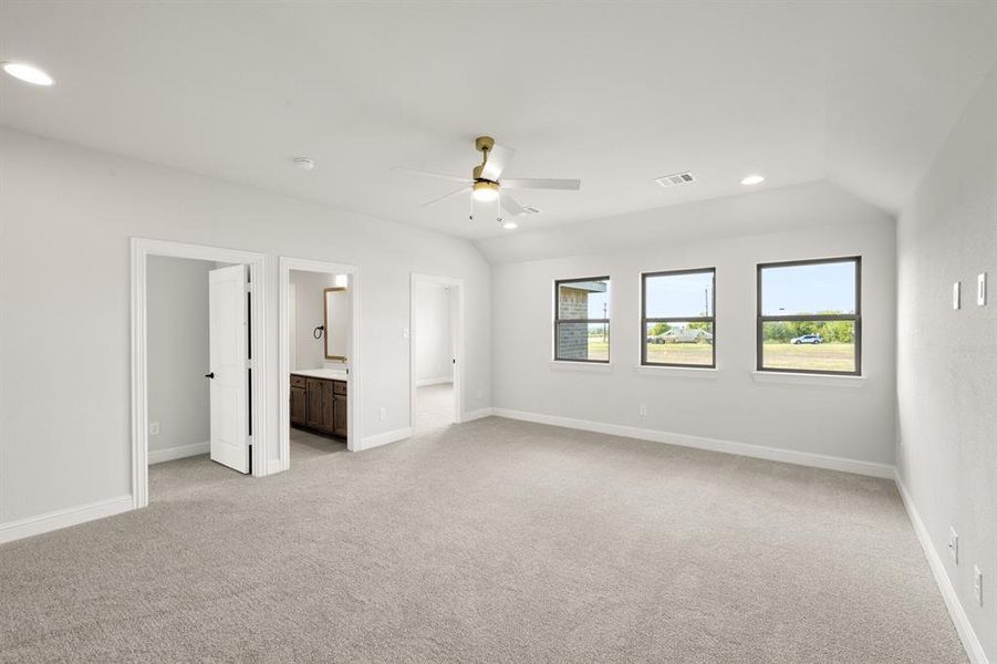 Spacious, unfurnished interior of a new home in Somerset - Phase 5, Mansfield (Image 19). Spacious, unfurnished interior of a new home in Somerset - Phase 5, Mansfield (Image 19).