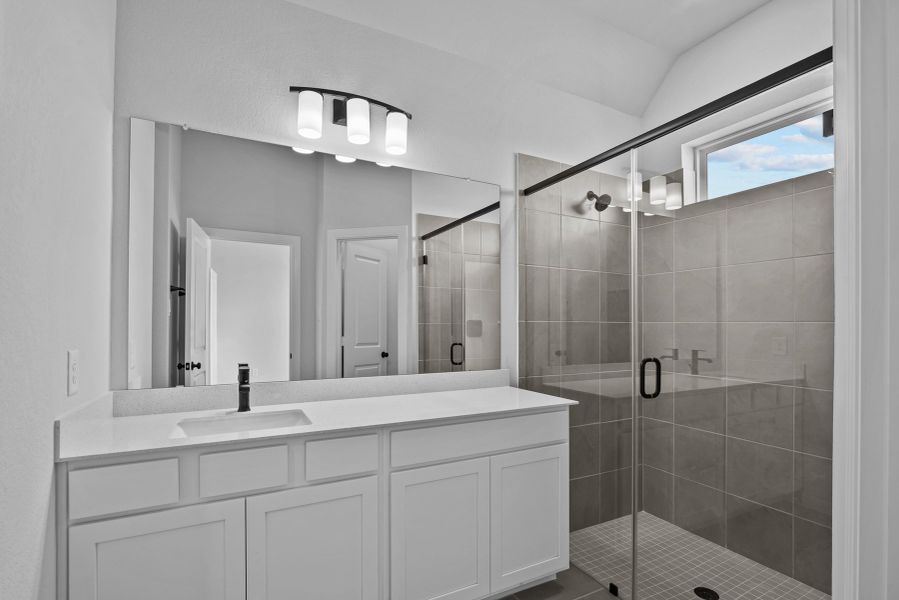 The Stonewood - Owner's Bath