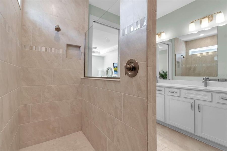 Furnished interior view inside a new home in Del Webb BayView, Parrish (Image 50). Furnished interior view inside a new home in Del Webb BayView, Parrish (Image 50).